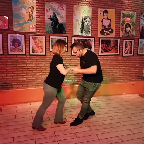 clases salsa sevilla|Academia de Baile Son Salseros en Sevilla